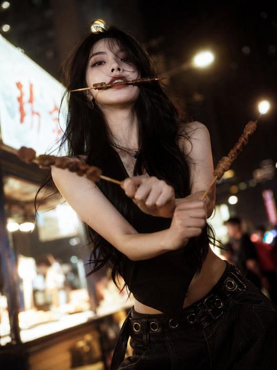 #1095 나이트마켓 글래머 속 차가운 우아함 참고 이미지